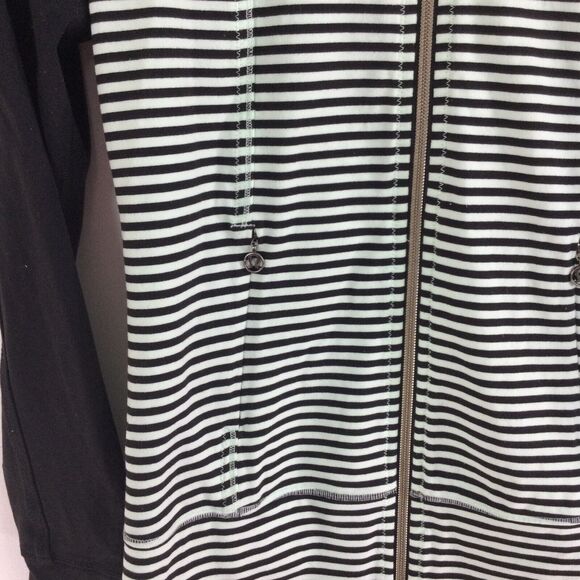 Lululemon Daily Yoga Mint Moment Full Zip Black Green Stripe Preppy Jacket Sz 4 - Picture 2 of 7